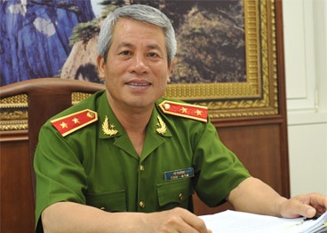 Tướng Công an nói gì về cảnh sát giao thông bắn nhau?